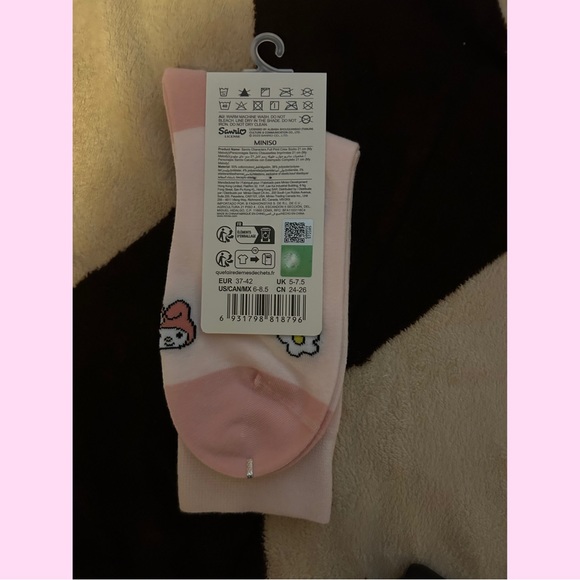 Sanrio My Melody Floral Crew Socks NWT - Picture 2 of 2